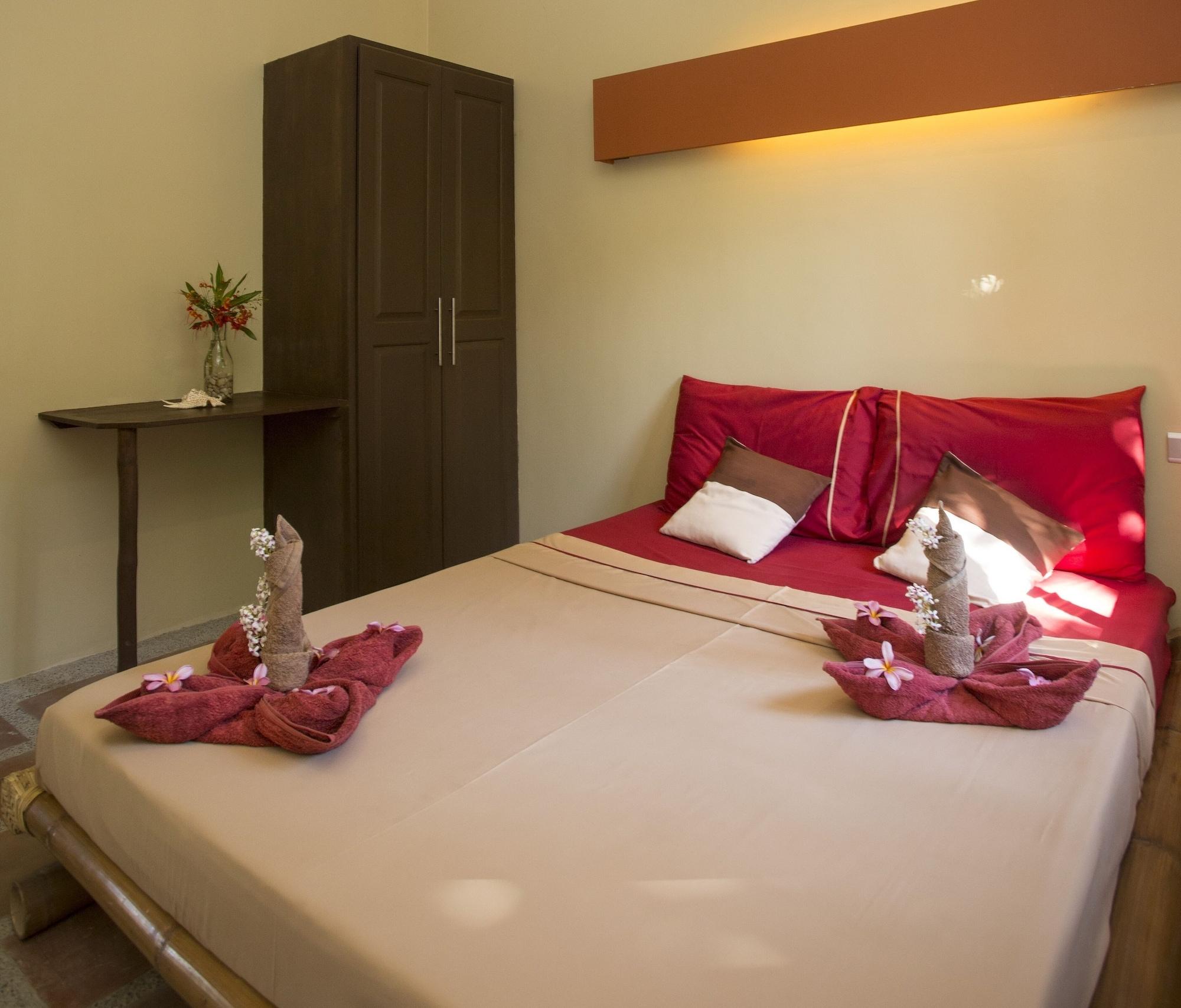 Reef Retreat Resort Balabag  Экстерьер фото