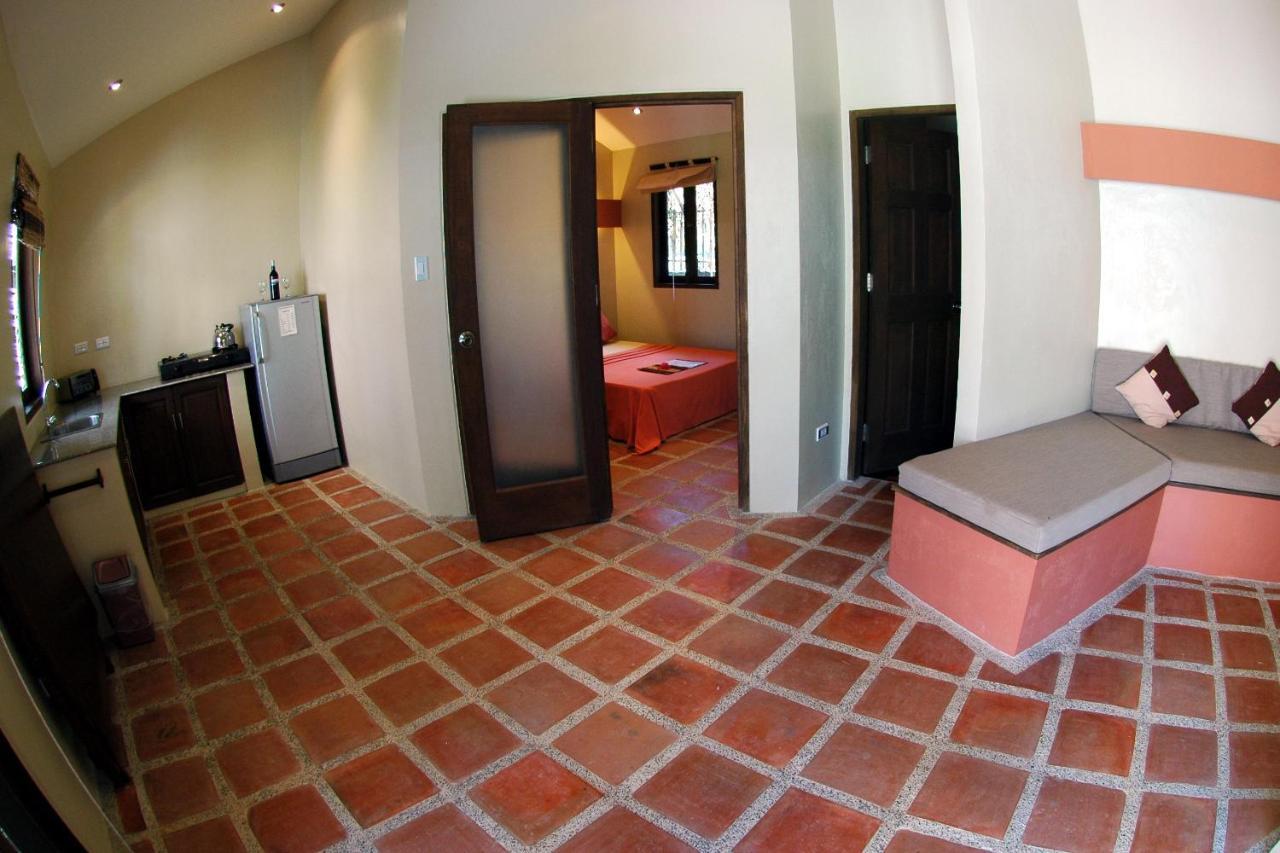 Reef Retreat Resort Balabag  Номер фото
